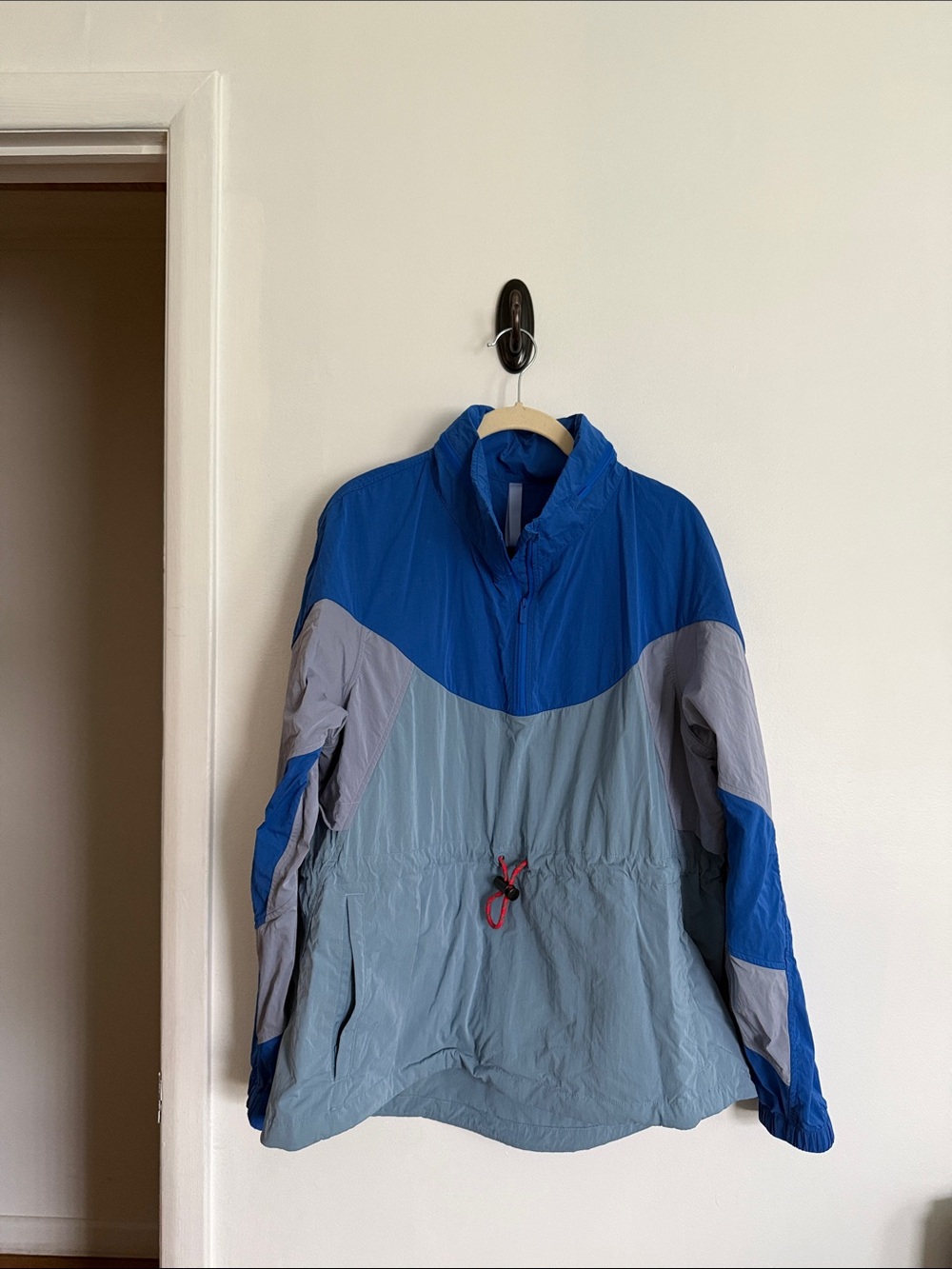 Lululemon evergreen anorak blue size 10